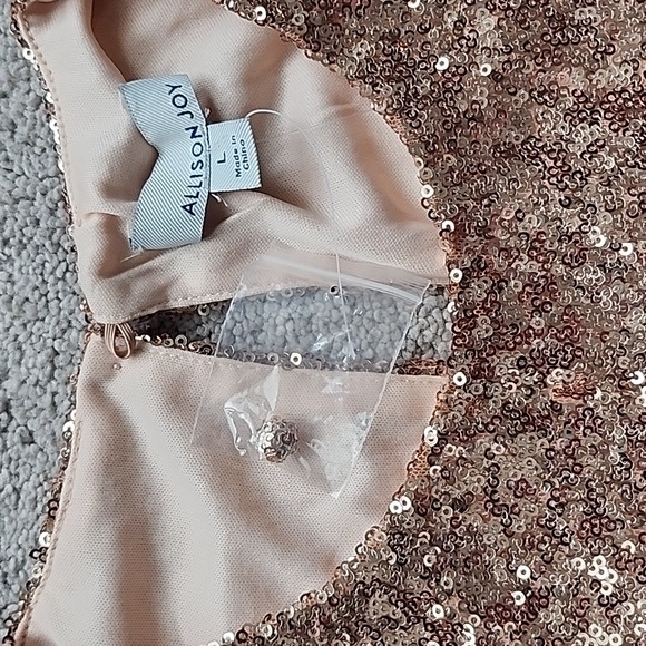 Allison Joy Sequin Top - Picture 3 of 10